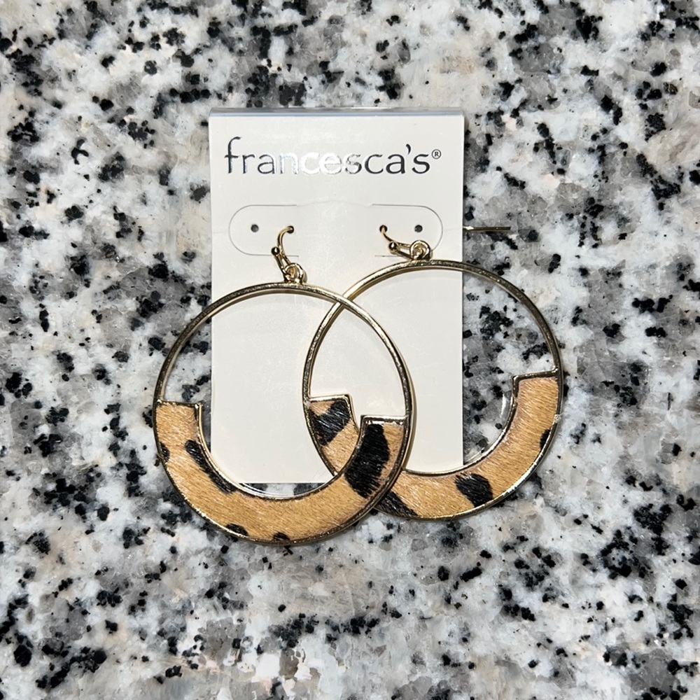 NEVER WORN EARRINGS